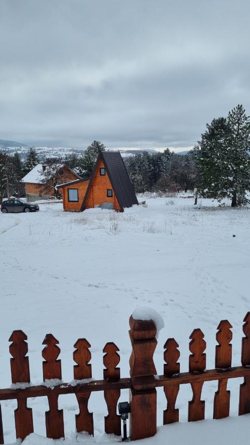 A Pine Vikendica U Srcu Zapadne Srbije Шале